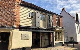 Studio 2 - Central Location Sleeps 4